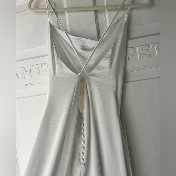 Aisle Dress in White - Elliatt - Picture 4 of 8